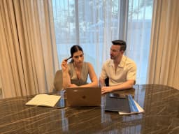 Jérôme et Shima, co-fondateurs de Reddivo